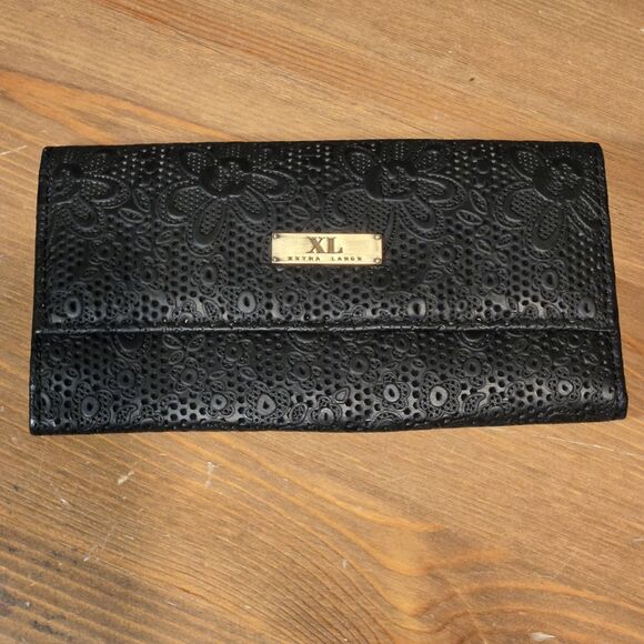 Black Faux Leather Floral Print XL Brand Wallet, NWOT 7.5 x 4 - Picture 2 of 9